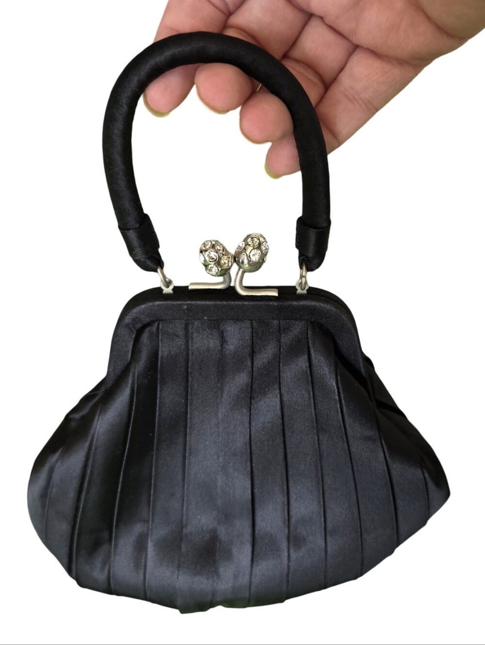 Vintage Pleated Black Satin Hand Bag Purse Small Clutch Wristlet Kiss Lock